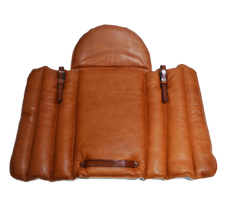 Grupera de piel con protección de concha