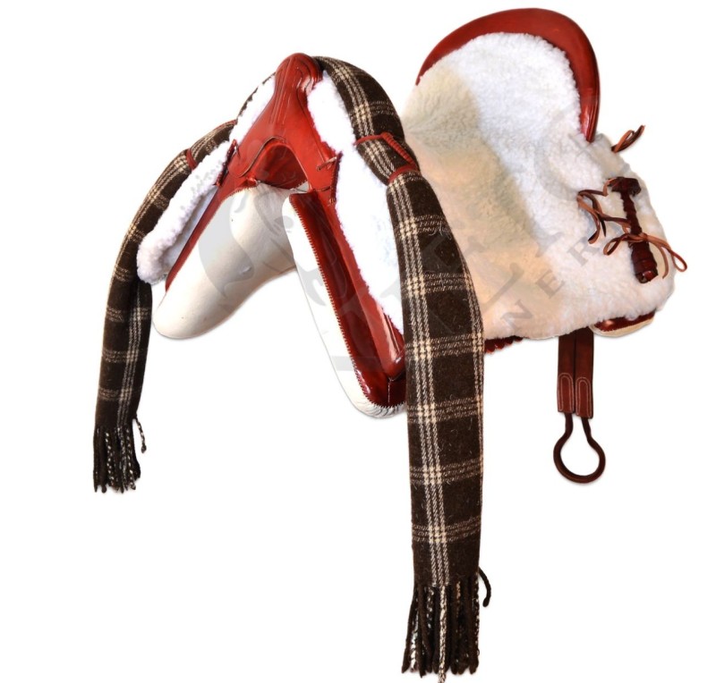 Silla de montar vaquera de fibra modelo Dalia | Cereza