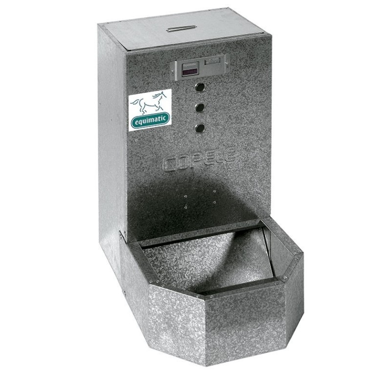 Comedero automático para caballos